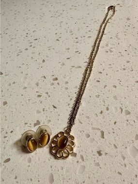 Vintage Gold-Tone Floral Pendant Necklace with Tigers Eye Oval Earrings